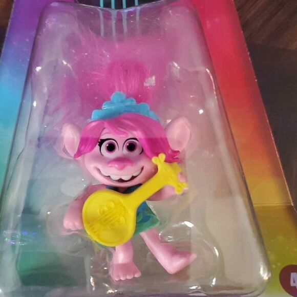 NWT POPPY TROLL WORLD TOUR FIGURINE - Picture 3 of 3